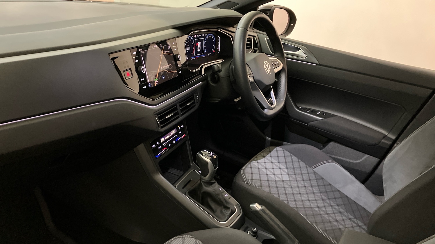 Used Volkswagen Taigo 2022 for sale - 76882335: Photo 2