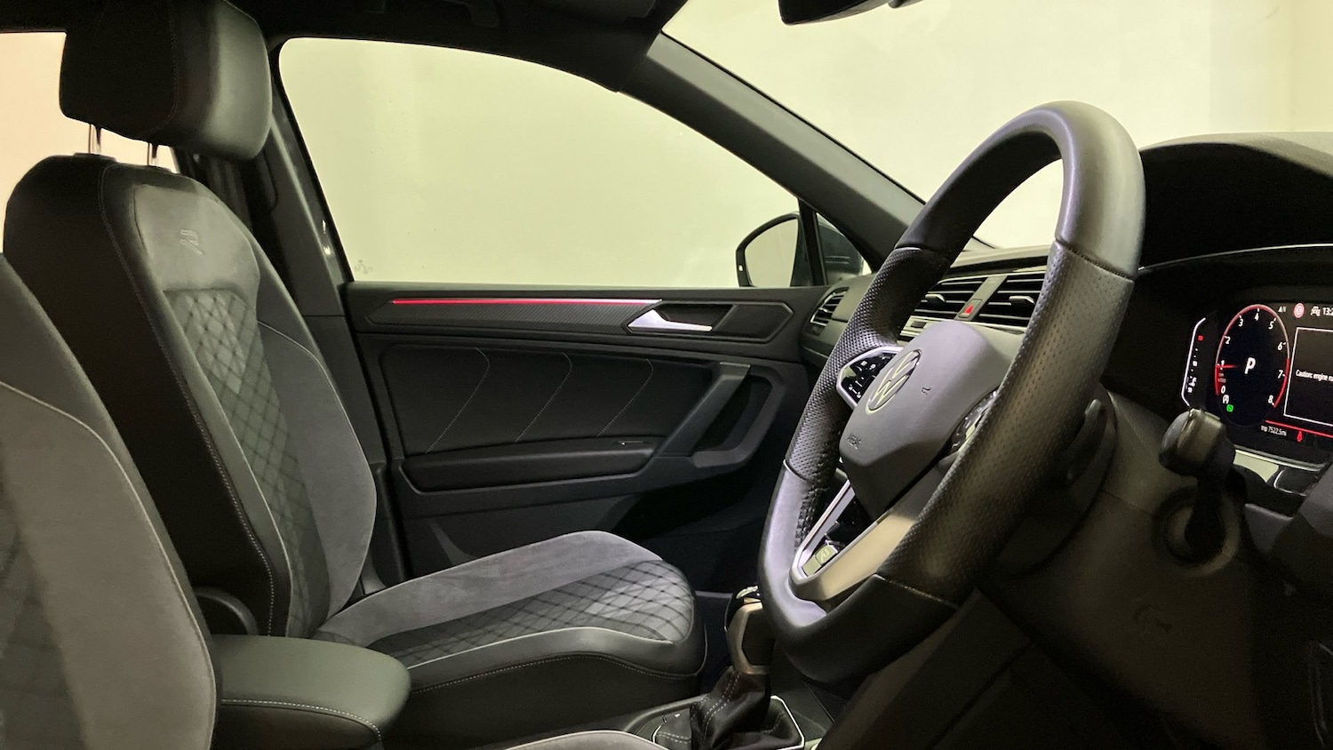 Used Volkswagen Tiguan 2023 for sale - 77147871: Photo 15