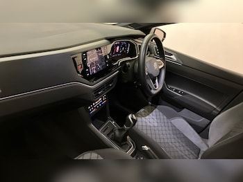 Used Volkswagen Polo 2023 for sale - 76101260: Photo 2