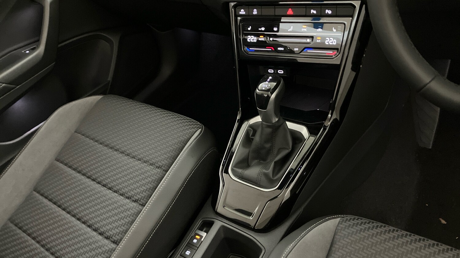 Used Volkswagen T-Roc 2025 for sale - 76075749: Photo 14