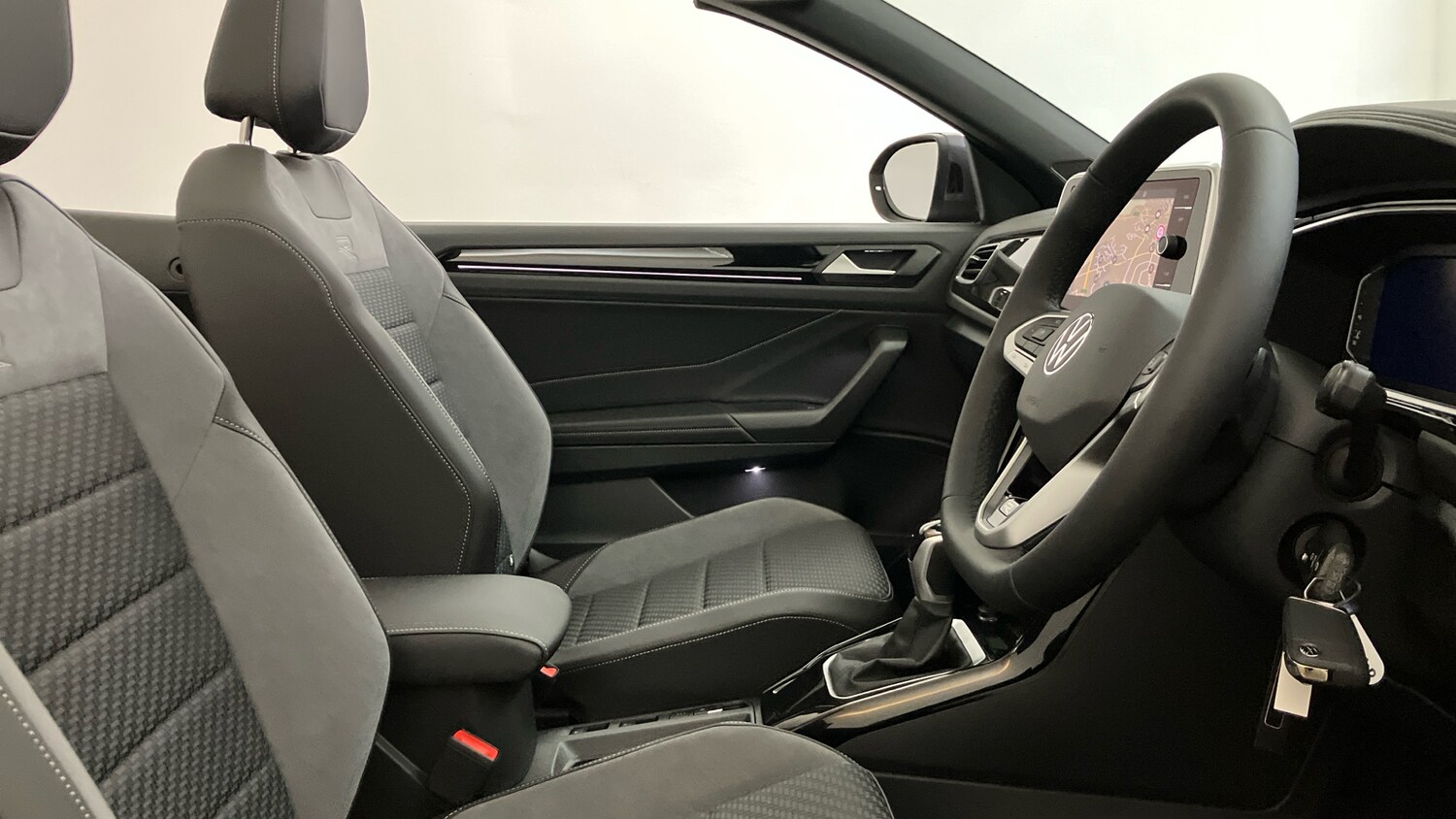 Used Volkswagen T-Roc 2025 for sale - 76075749: Photo 15