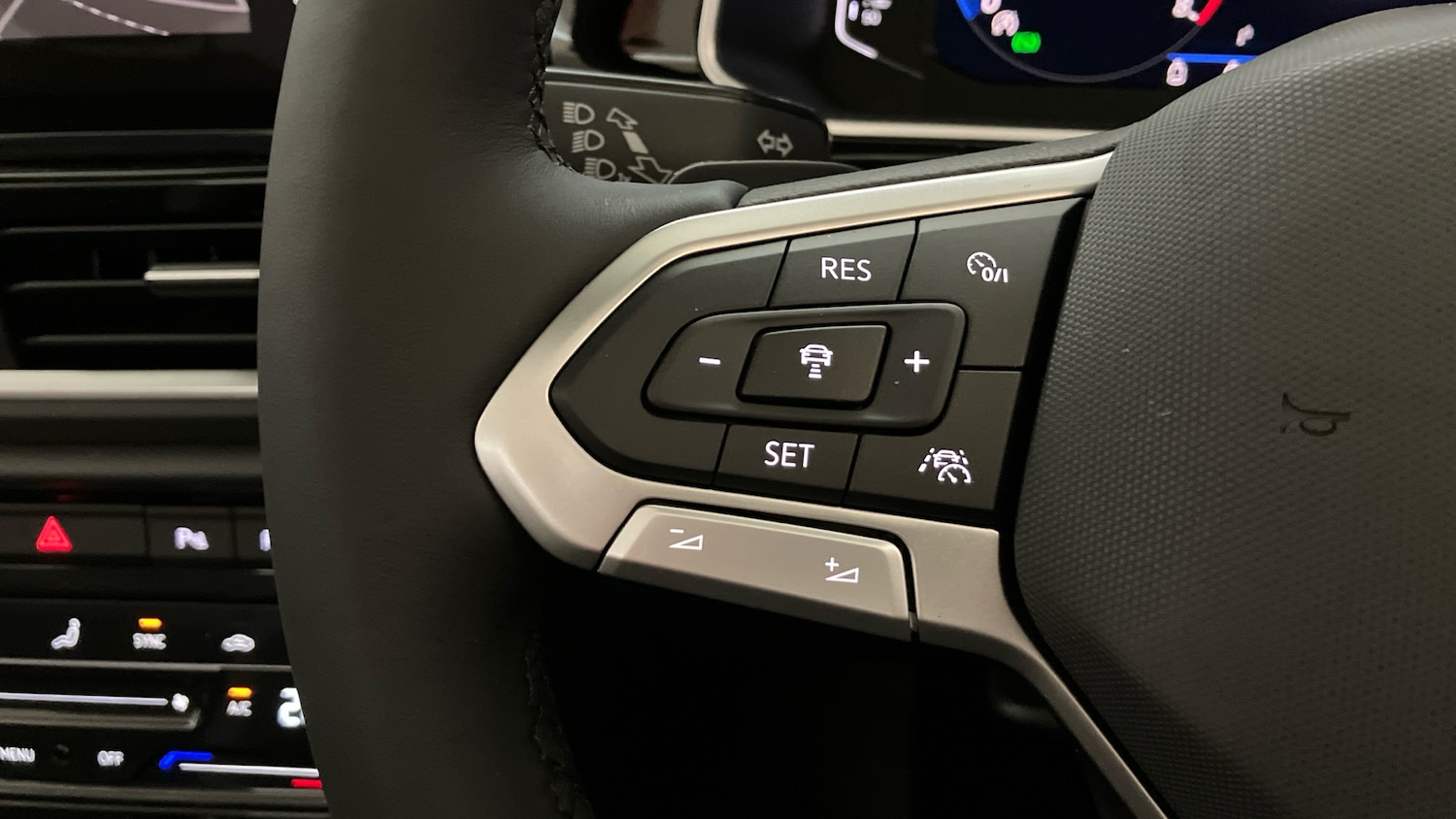 Used Volkswagen T-Roc 2025 for sale - 76075749: Photo 17