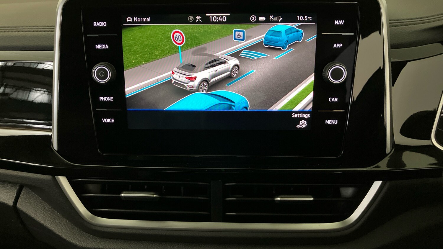 Used Volkswagen T-Roc 2025 for sale - 76075749: Photo 41