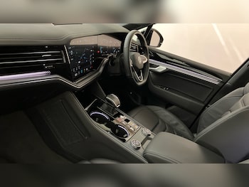 Used Volkswagen Touareg 2025 for sale - 78835484: Photo