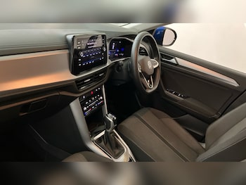 Used Volkswagen T-Roc 2023 for sale - 79007241: Photo