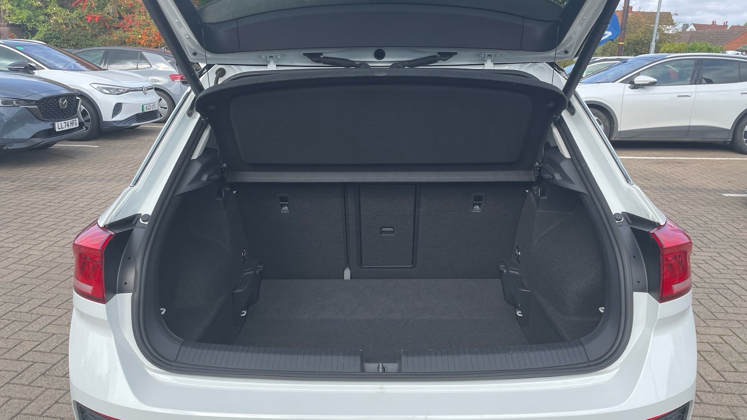 Used Volkswagen T-Roc 2021 for sale - 76762303: Photo 20