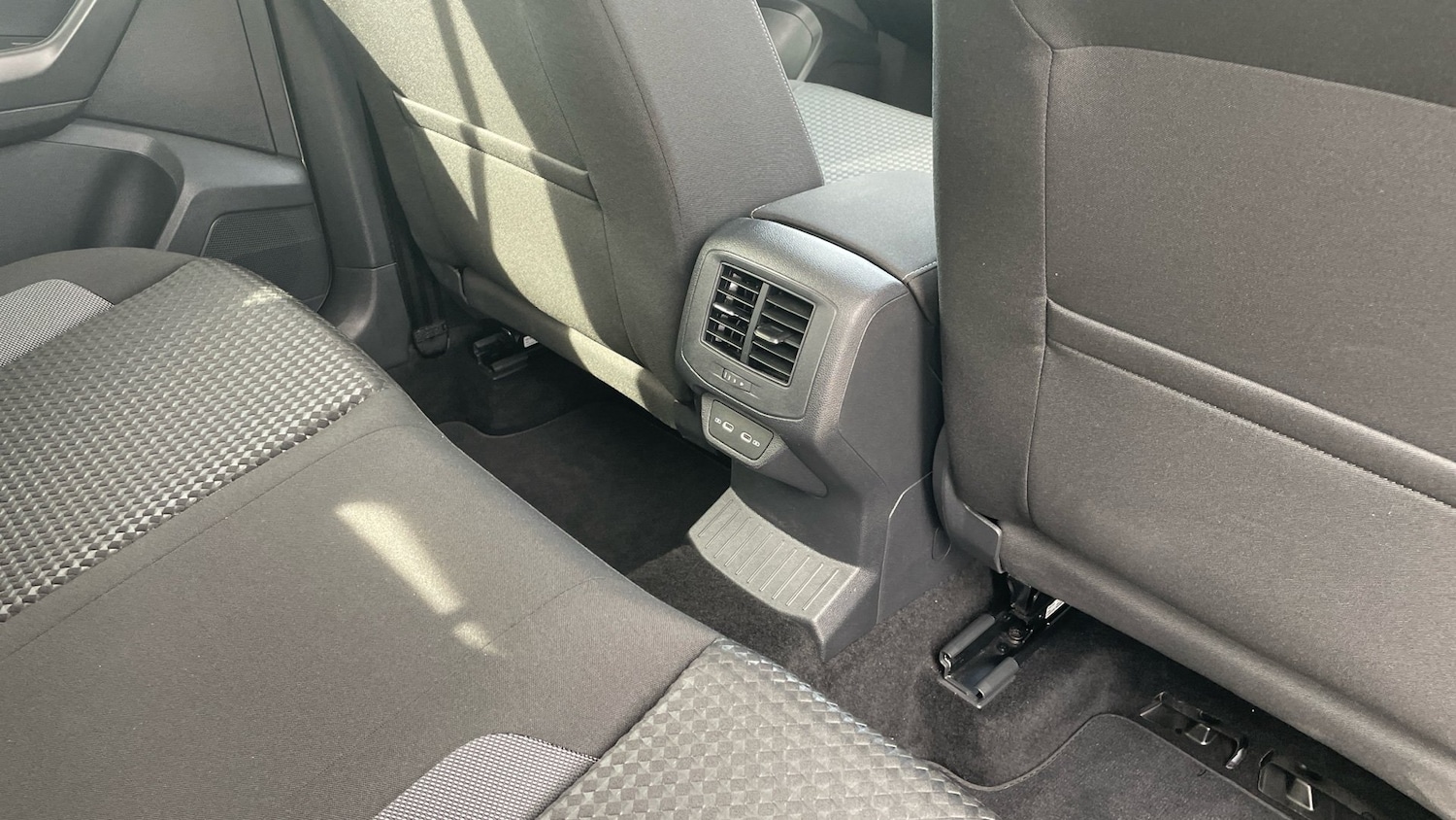 Used Volkswagen T-Roc 2021 for sale - 76762303: Photo 35