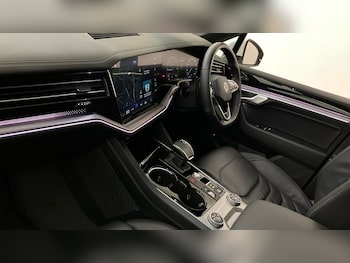 Used Volkswagen Touareg 2023 for sale - 76907671: Photo