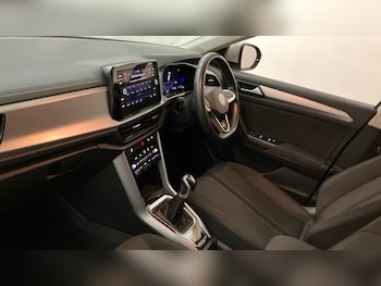 Used Volkswagen T-Roc 2022 for sale - 77381460: Photo