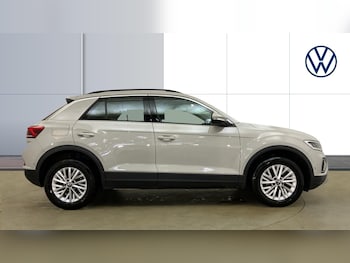 Used Volkswagen T-Roc 2022 for sale - 77381460: Photo
