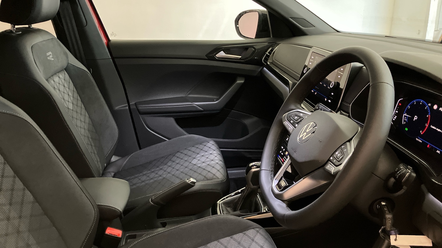 Used Volkswagen T-Cross 2025 for sale - 76402308: Photo 26