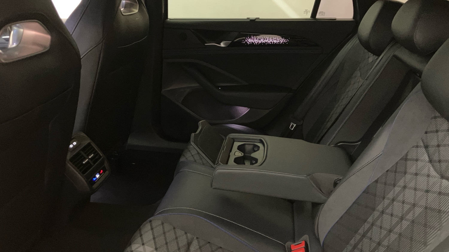 Used Volkswagen Passat 2025 for sale - 77342540: Photo 28