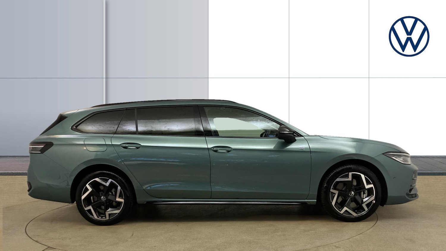 Used Volkswagen Passat 2025 for sale - 77342540: Photo 4