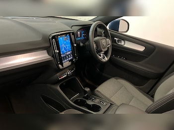Used Volvo XC40 2023 for sale - 78510459: Photo