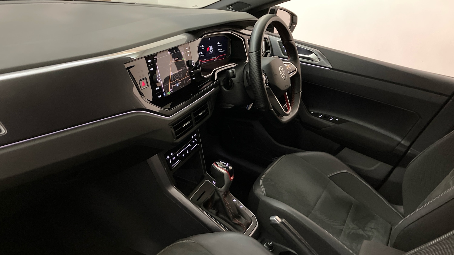 Used Volkswagen Polo 2022 for sale - 76776323: Photo 2