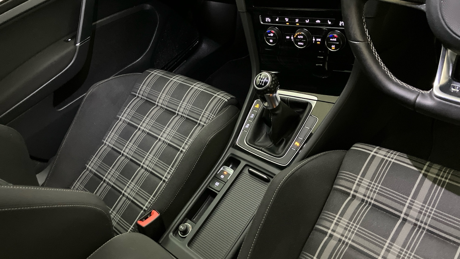 Used Volkswagen Golf 2017 for sale - 77617742: Photo 14