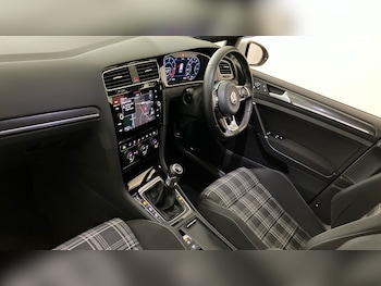 Used Volkswagen Golf 2017 for sale - 77617742: Photo