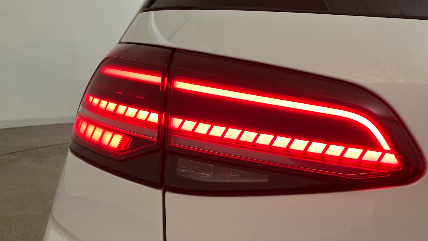 Used Volkswagen Golf 2017 for sale - 77617742: Photo 32