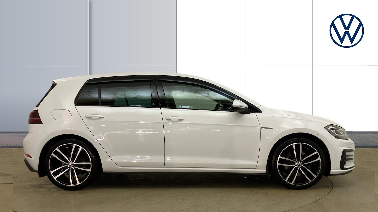 Used Volkswagen Golf 2017 for sale - 77617742: Photo 4