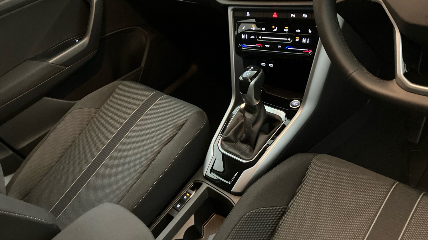 Used Volkswagen T-Roc 2025 for sale - 77581028: Photo 14