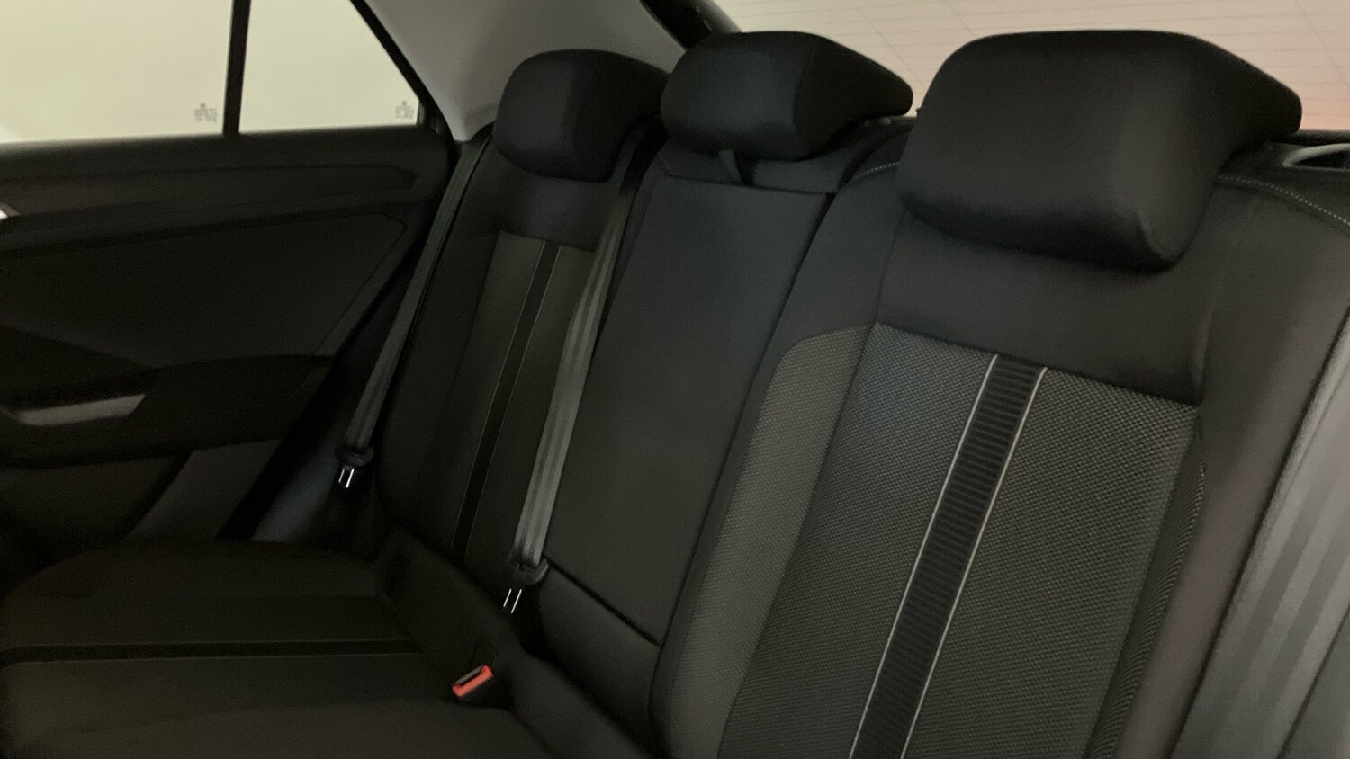 Used Volkswagen T-Roc 2025 for sale - 77581028: Photo 16