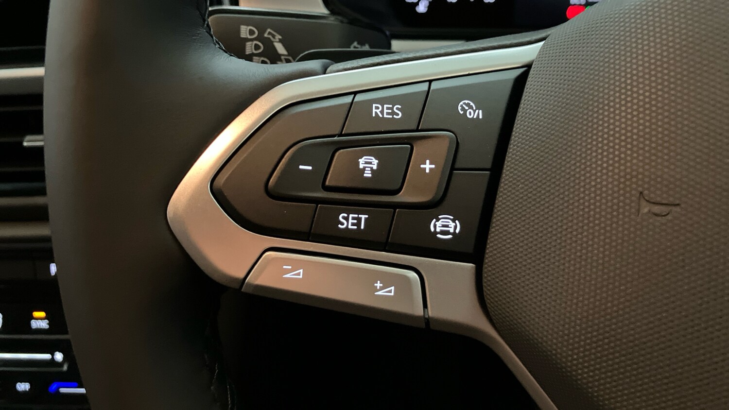 Used Volkswagen T-Roc 2025 for sale - 77581028: Photo 17