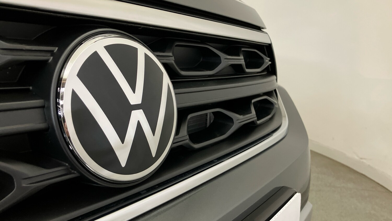 Used Volkswagen T-Roc 2025 for sale - 77581028: Photo 30