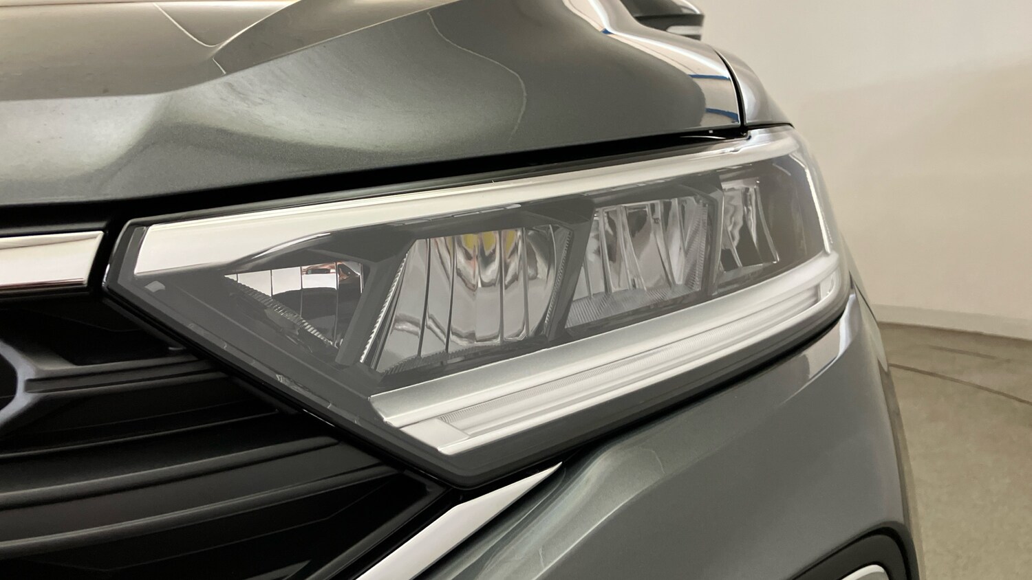 Used Volkswagen T-Roc 2025 for sale - 77581028: Photo 31