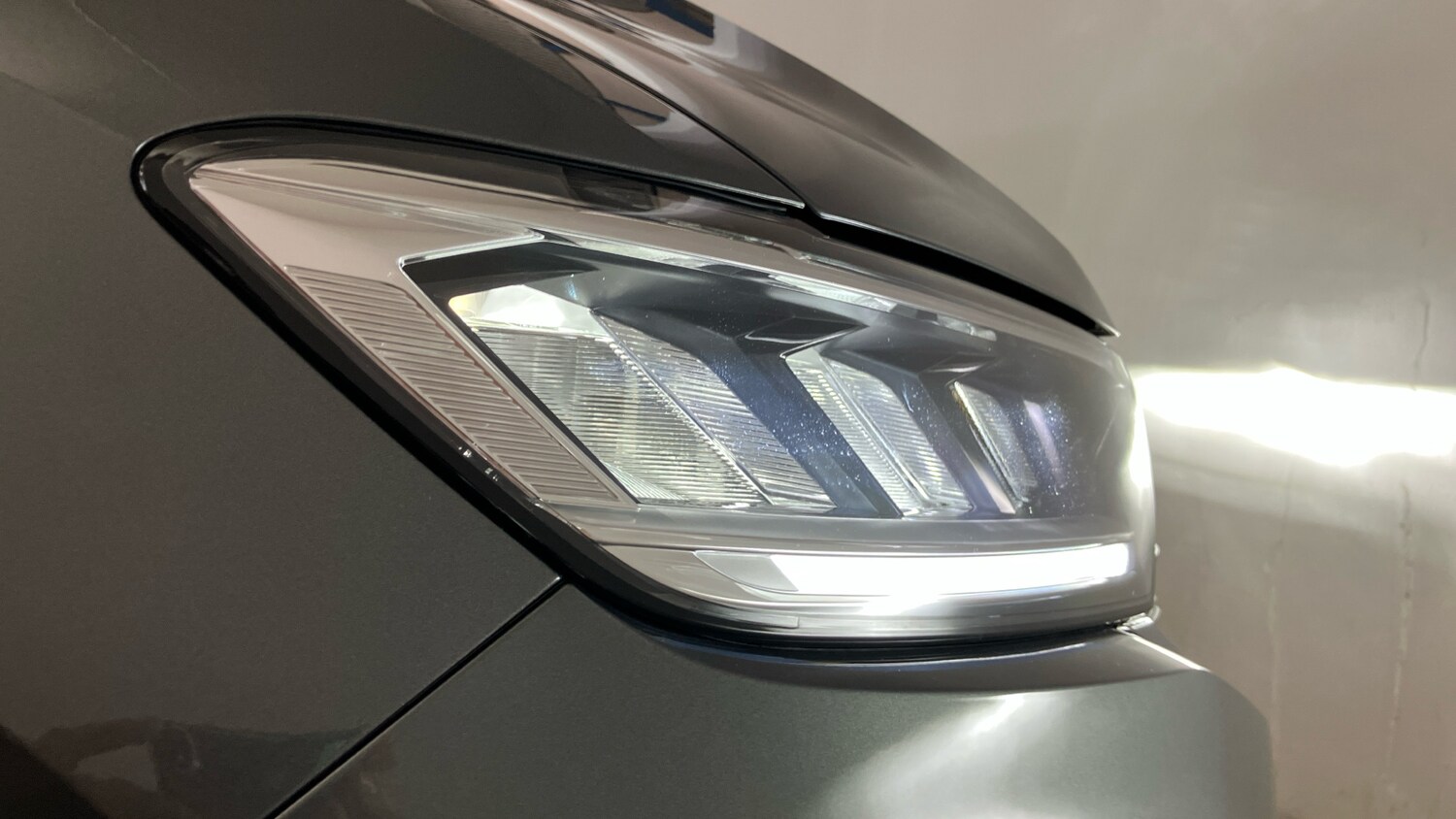 Used Volkswagen T-Roc 2025 for sale - 77581028: Photo 35