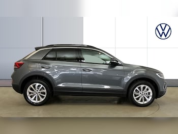 Used Volkswagen T-Roc 2025 for sale - 77581028: Photo