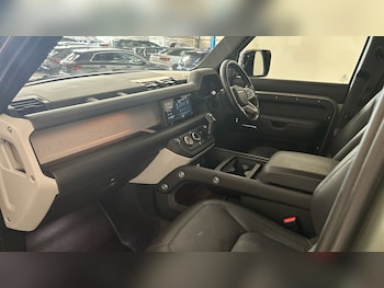 Used Land Rover Defender 2023 for sale - 79195886: Photo