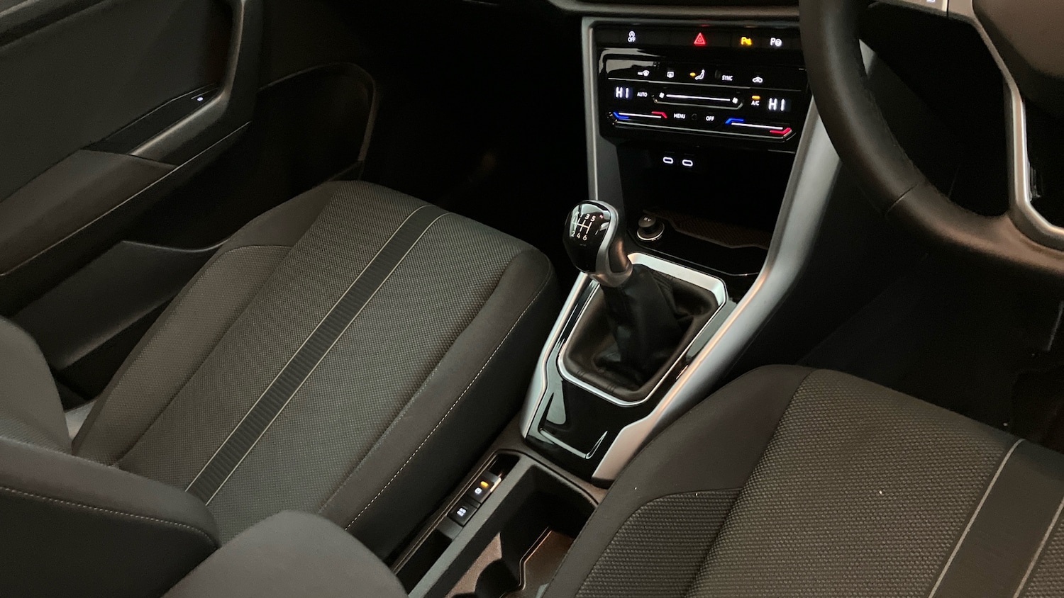 Used Volkswagen T-Roc 2022 for sale - 77677014: Photo 14