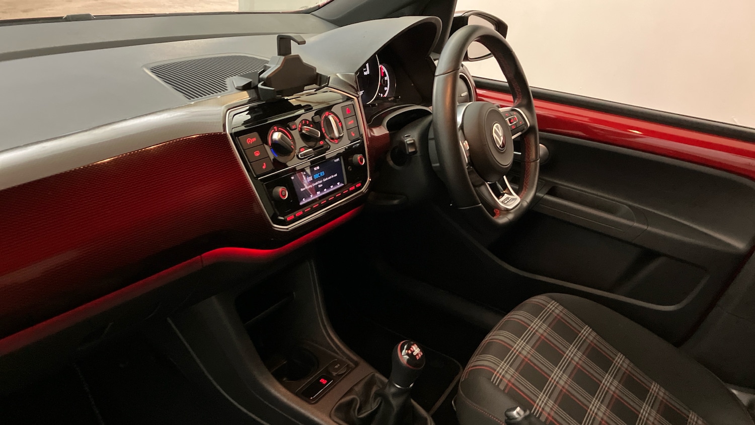 Used Volkswagen up! 2022 for sale - 76602204: Photo 2