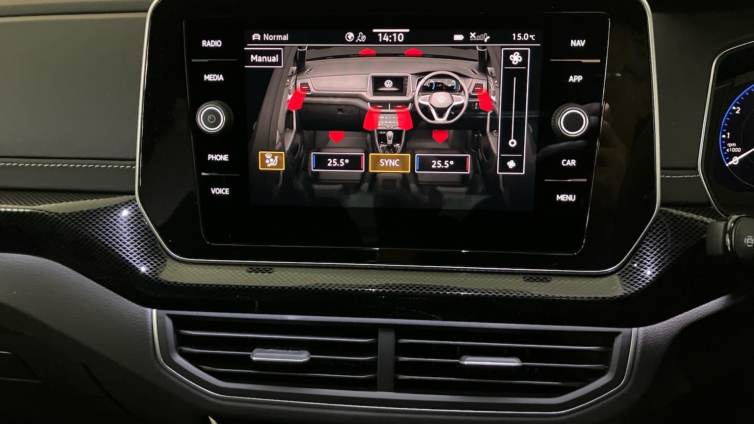 Used Volkswagen T-Cross 2025 for sale - 77198796: Photo 13