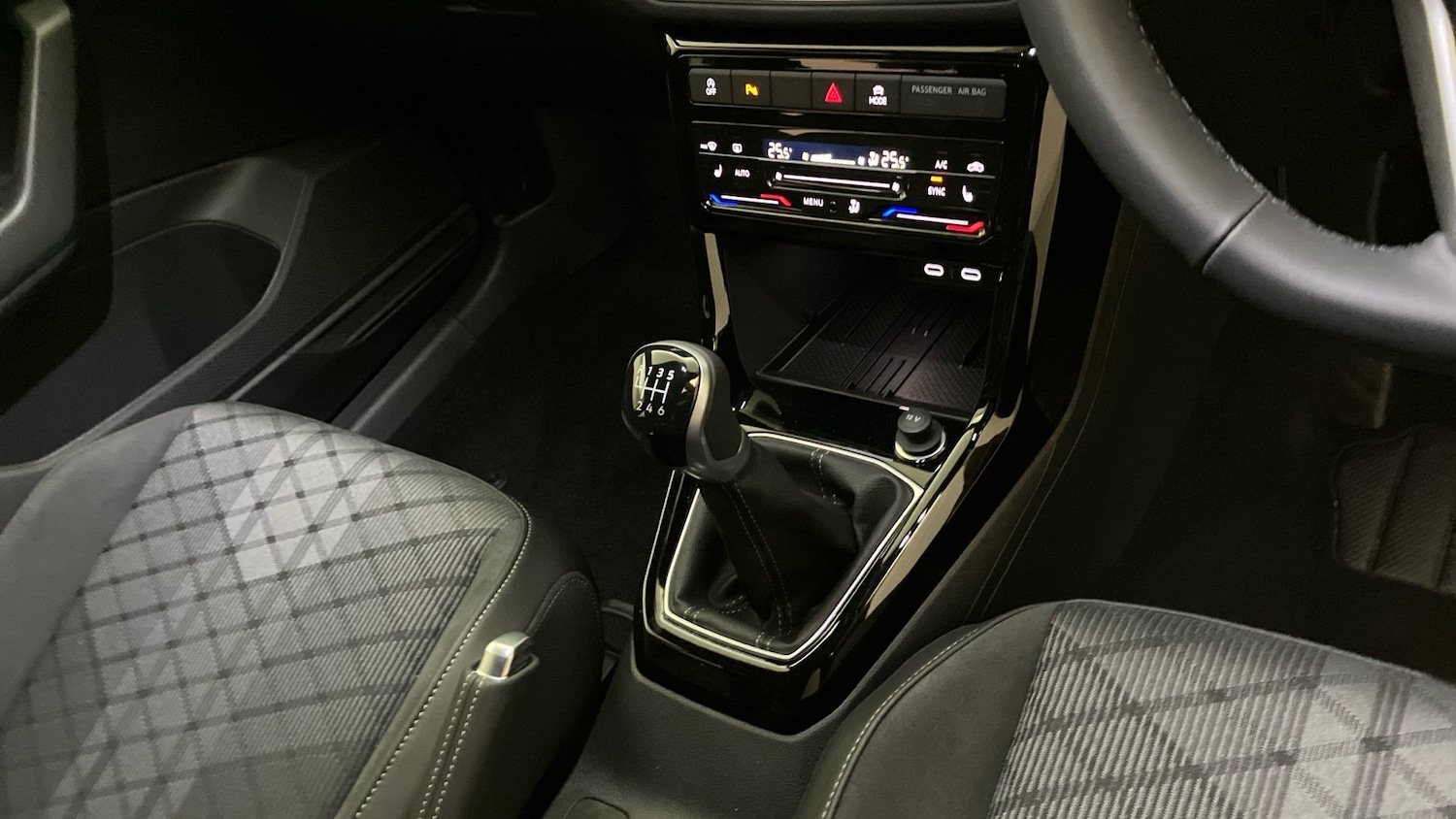 Used Volkswagen T-Cross 2025 for sale - 77198796: Photo 14