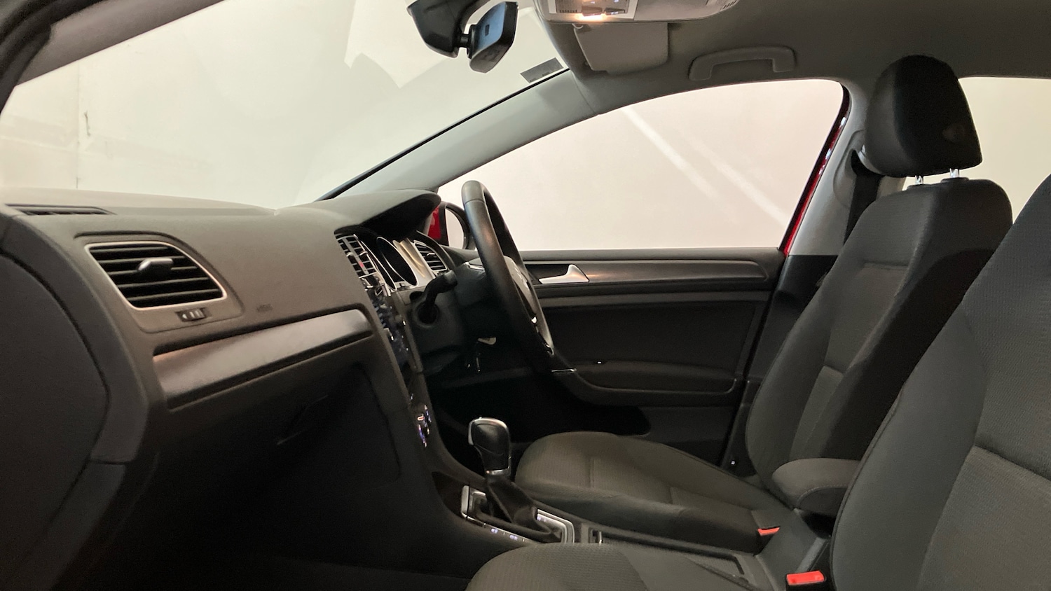 Used Volkswagen Golf 2017 for sale - 76340992: Photo 23