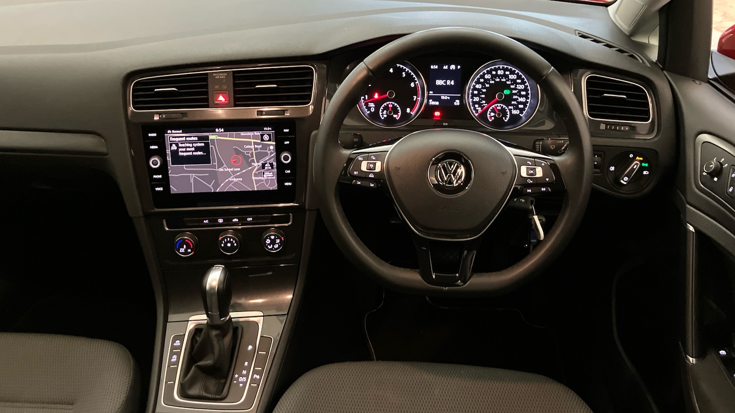 Used Volkswagen Golf 2017 for sale - 76340992: Photo 9