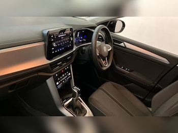 Used Volkswagen T-Roc 2022 for sale - 75260342: Photo