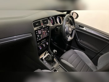 Used Volkswagen Golf 2019 for sale - 76025794: Photo 2