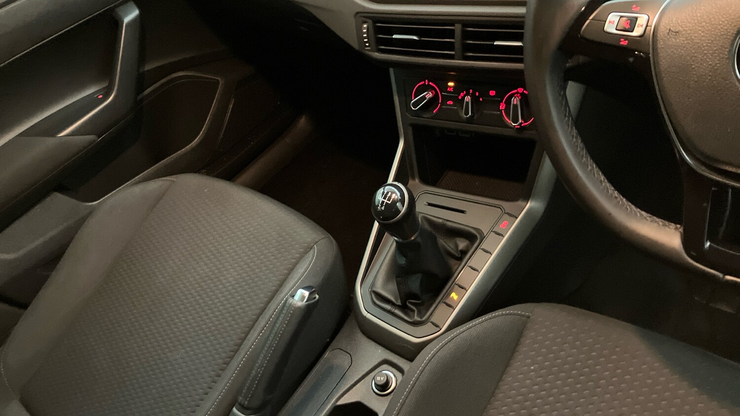 Used Volkswagen Polo 2018 for sale - 76557295: Photo 14