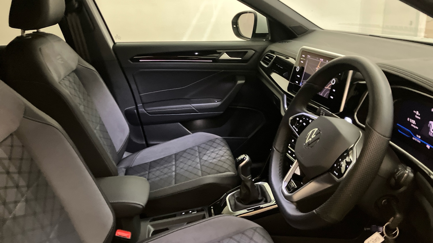 Used Volkswagen T-Roc 2023 for sale - 77285414: Photo 27