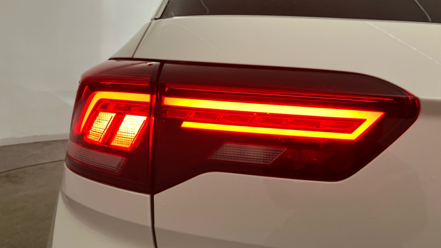 Used Volkswagen T-Roc 2023 for sale - 77285414: Photo 34