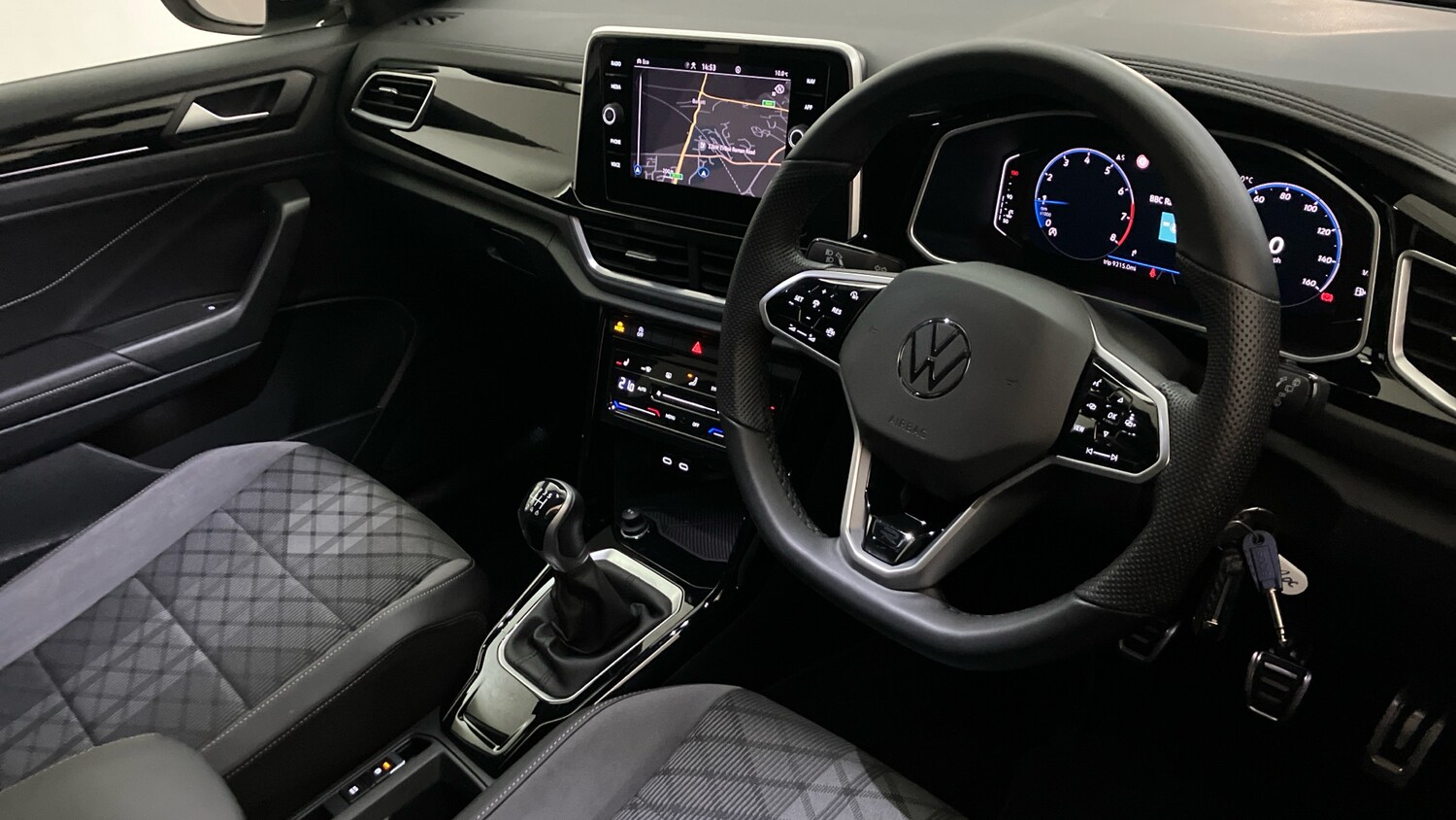 Used Volkswagen T-Roc 2023 for sale - 77285414: Photo 6