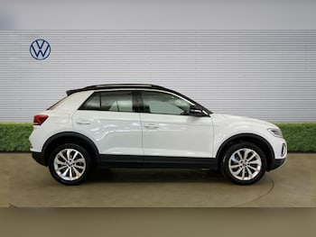 Used Volkswagen T-Roc 2023 for sale - 78630507: Photo