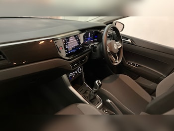 Used Volkswagen Polo 2024 for sale - 76818722: Photo