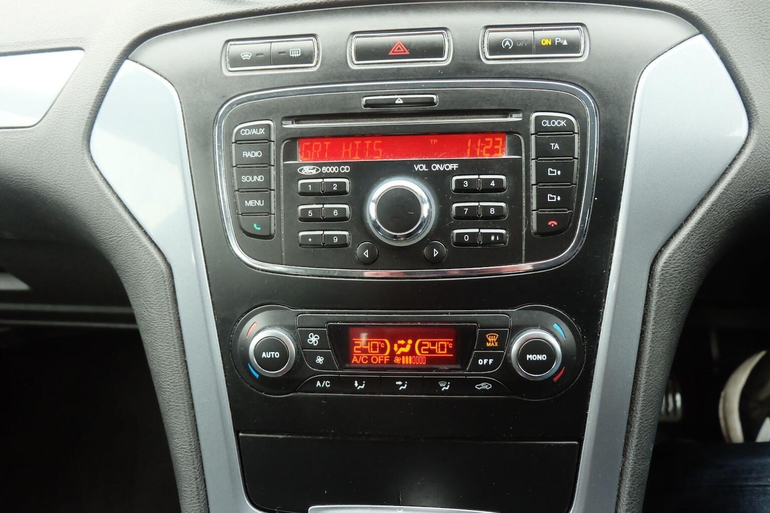 Used Ford Mondeo 2011 for sale - 77303778: Photo 16