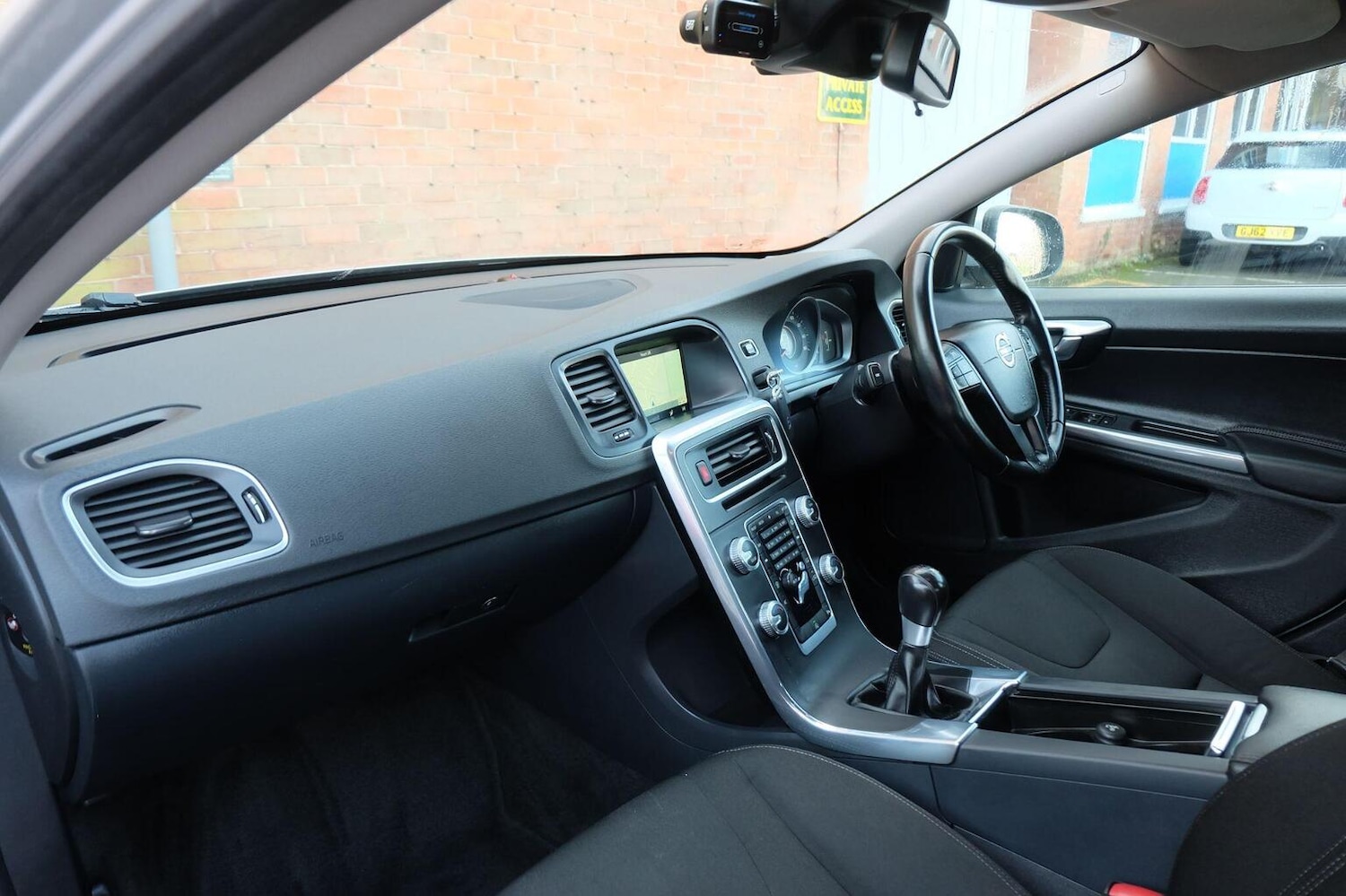 Used Volvo V60 2015 for sale - 77395185: Photo 13