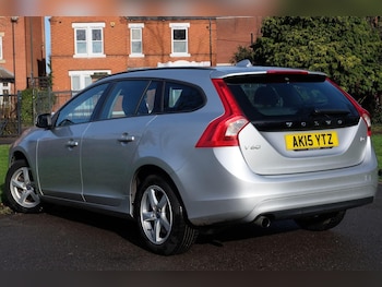 Used Volvo V60 2015 for sale - 77395185: Photo