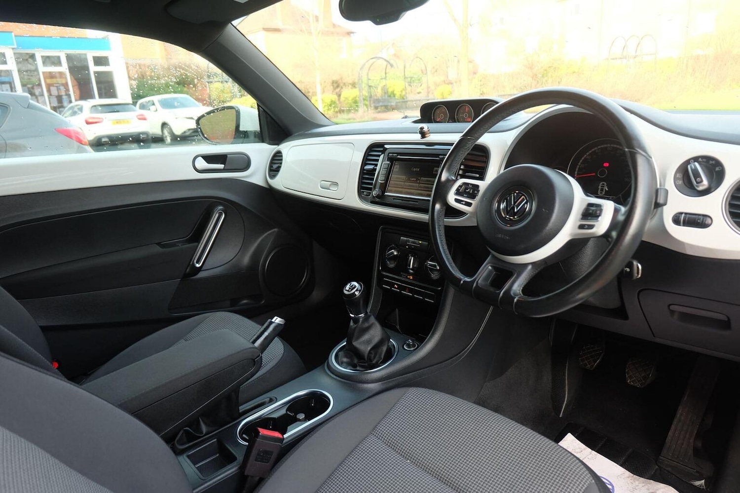 Used Volkswagen Beetle 2015 for sale - 77225140: Photo 11