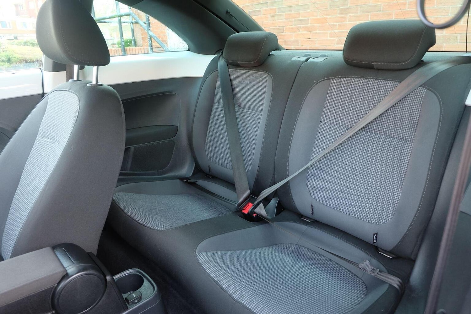 Used Volkswagen Beetle 2015 for sale - 77225140: Photo 14